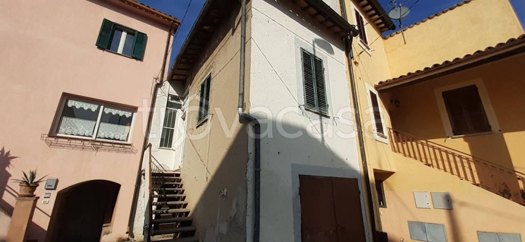 casa indipendente in vendita a Foligno