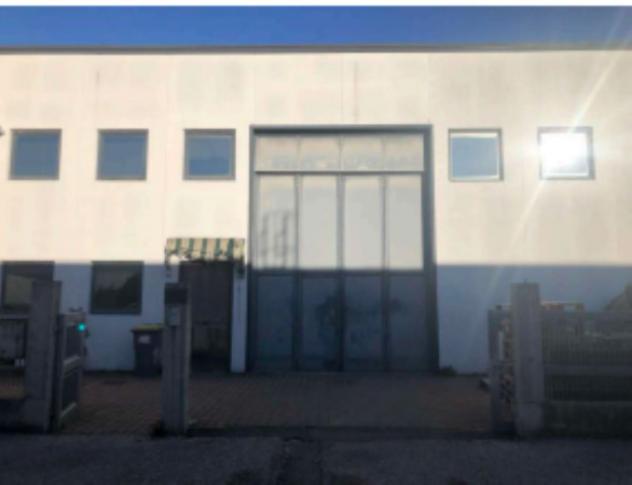 negozio in vendita a Foligno in zona Paciana