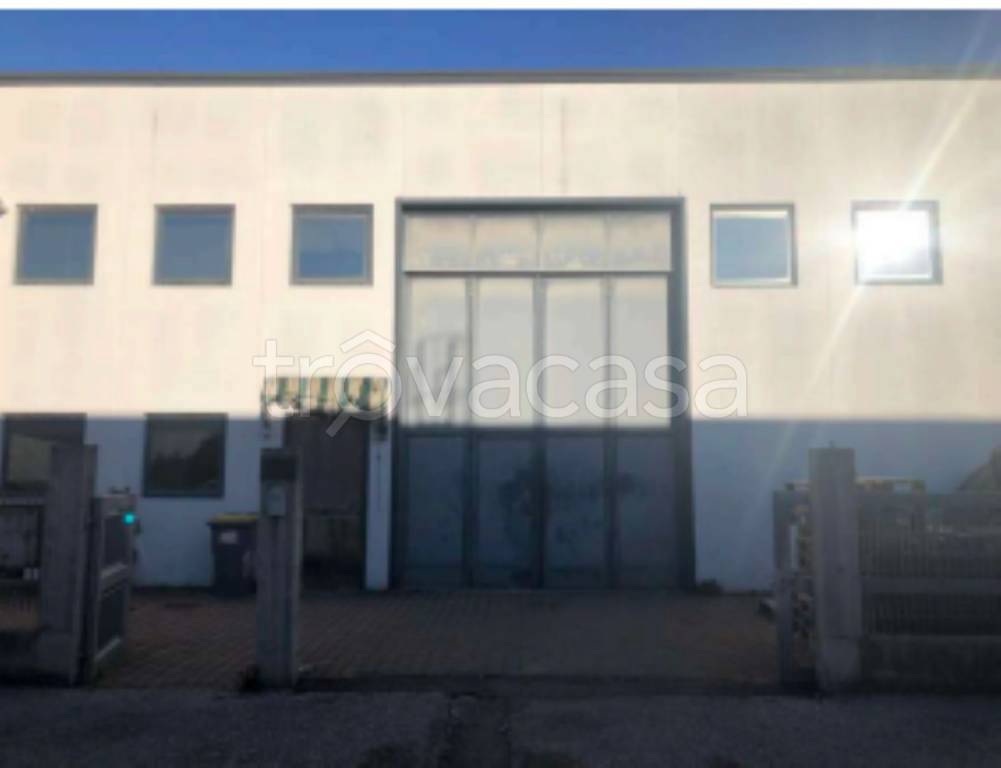 ufficio in vendita a Foligno in zona Paciana