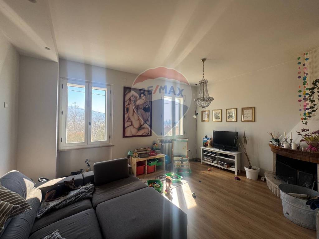 casa indipendente in vendita a Foligno in zona San Giovanni Profiamma