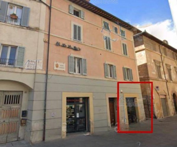 negozio in vendita a Foligno
