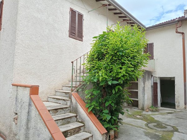 appartamento in vendita a Foligno in zona Camino