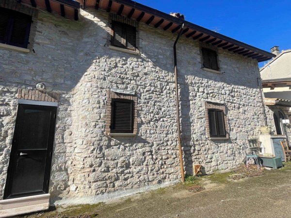 appartamento in vendita a Foligno in zona Volperino