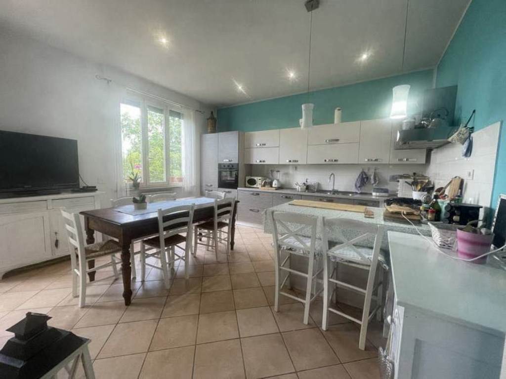 appartamento in vendita a Foligno in zona Camino