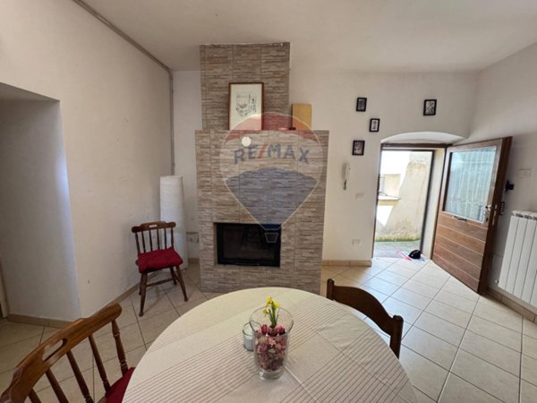 casa indipendente in vendita a Foligno in zona Pale