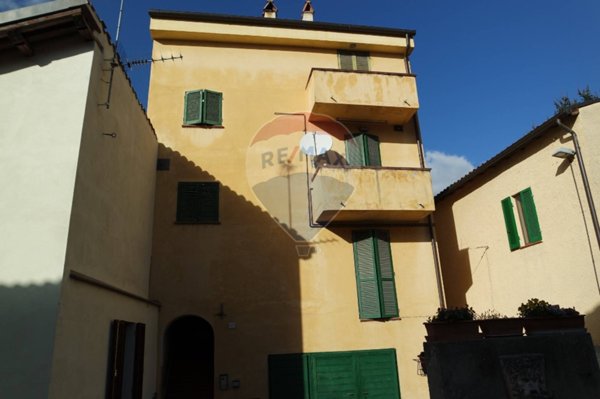 casa semindipendente in vendita a Foligno in zona Uppello
