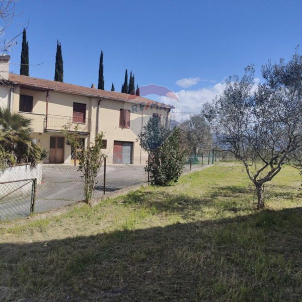 casa semindipendente in vendita a Foligno in zona Budino