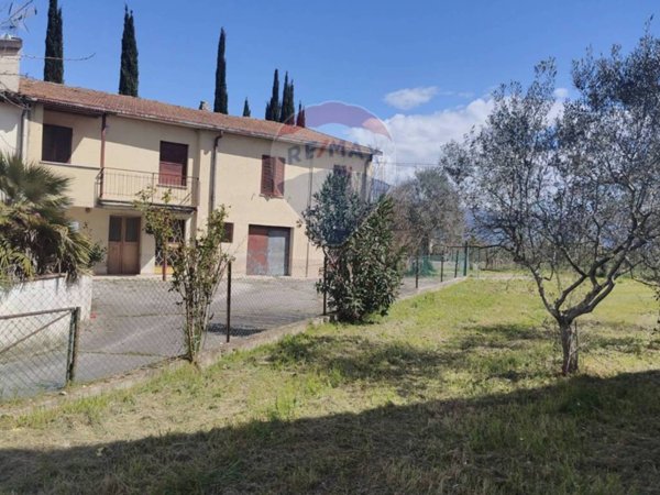 casa indipendente in vendita a Foligno in zona Budino