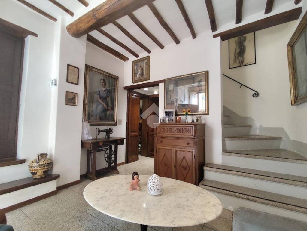 casa indipendente in vendita a Foligno in zona Camino