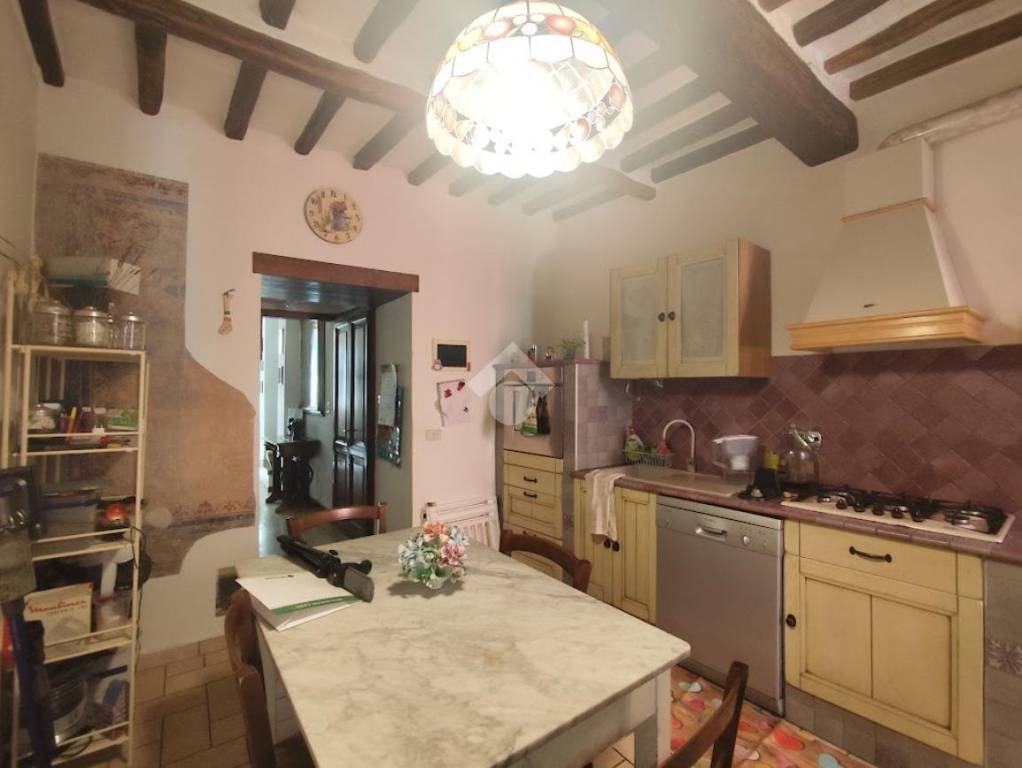 casa indipendente in vendita a Foligno in zona Camino