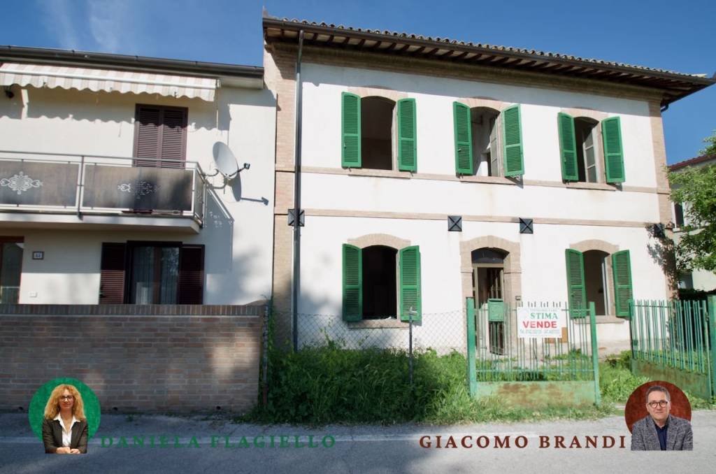 casa indipendente in vendita a Foligno