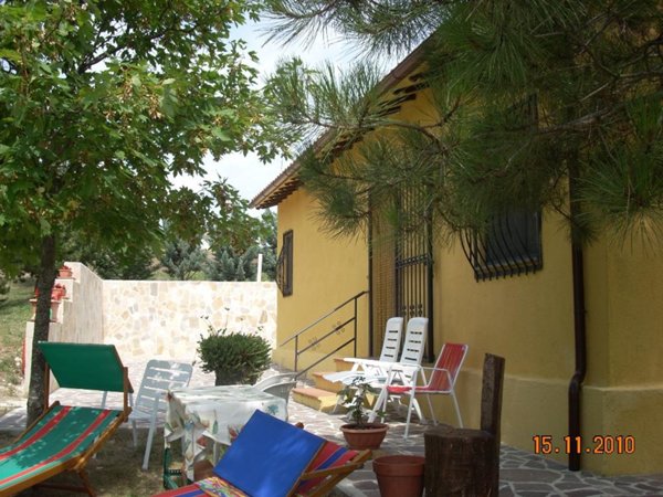 casa indipendente in vendita a Foligno in zona Colfiorito
