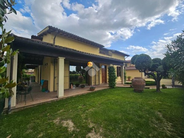casa indipendente in vendita a Foligno in zona Budino