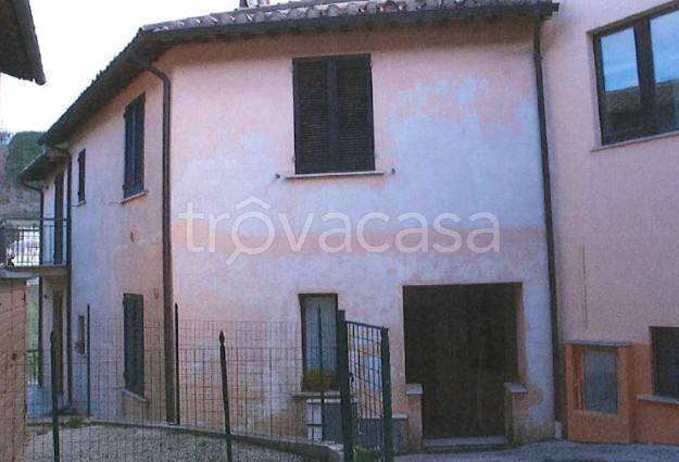 appartamento in vendita a Foligno in zona Sant'Eraclio