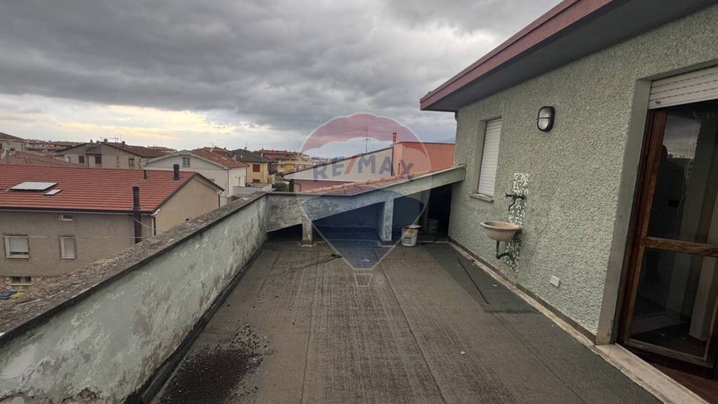 appartamento in vendita a Foligno in zona Fiamenga