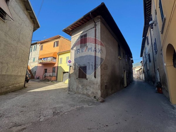 casa indipendente in vendita a Foligno in zona Sant'Eraclio
