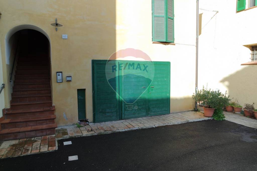 casa indipendente in vendita a Foligno in zona Fondi