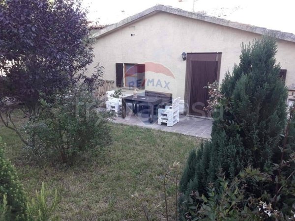 casa indipendente in vendita a Foligno in zona Colfiorito