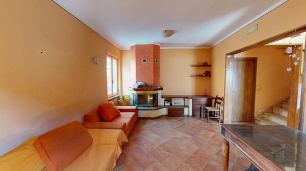 casa indipendente in vendita a Foligno in zona Budino