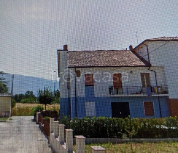 casa indipendente in vendita a Foligno in zona Scafali