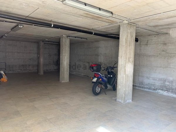 locale di sgombero in vendita a Foligno