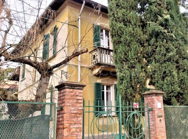 casa indipendente in vendita a Foligno in zona Camino