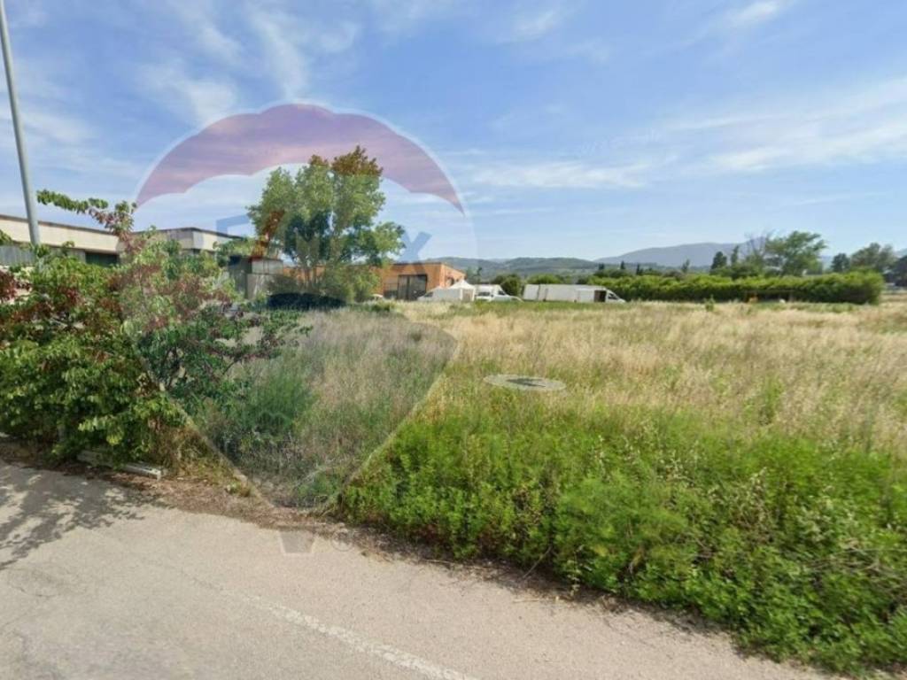 terreno agricolo in vendita a Foligno in zona Paciana