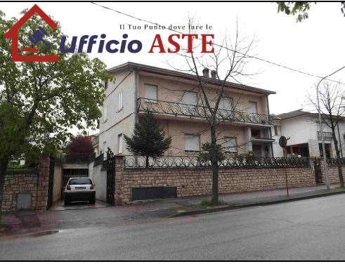 appartamento in vendita a Foligno in zona Sant'Eraclio
