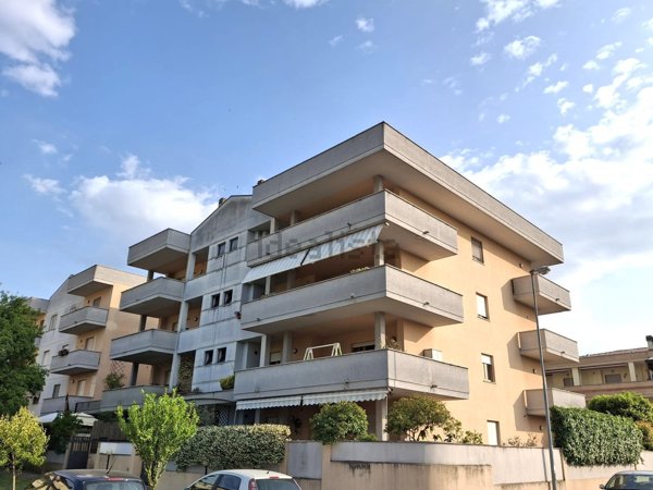 appartamento in vendita a Foligno in zona Sant'Eraclio