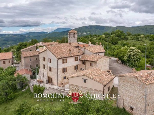 casa indipendente in vendita a Foligno in zona Casenove