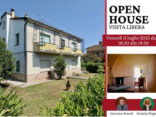 casa indipendente in vendita a Foligno in zona Corvia