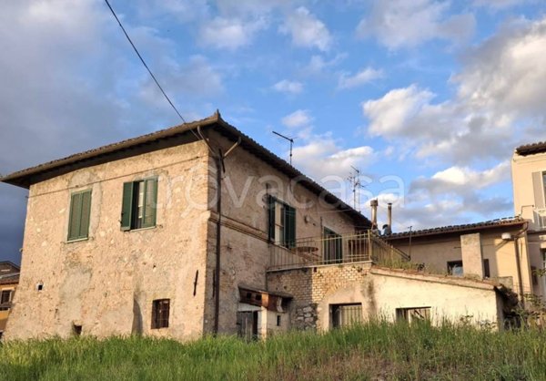 appartamento in vendita a Foligno in zona Fondi