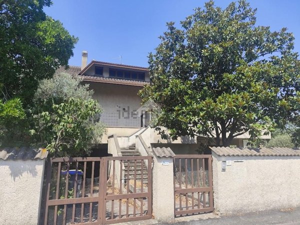 casa indipendente in vendita a Foligno
