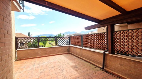 appartamento in vendita a Foligno in zona Camino