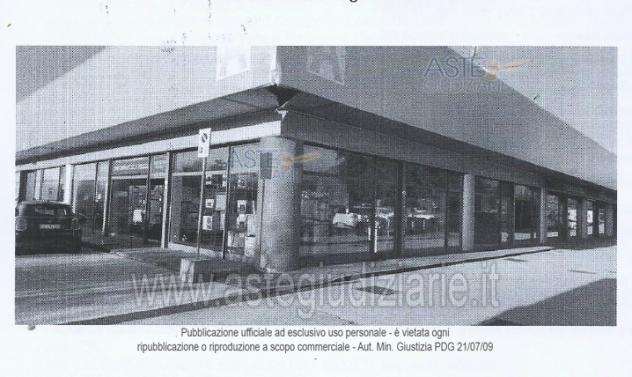 negozio in vendita a Foligno in zona Paciana