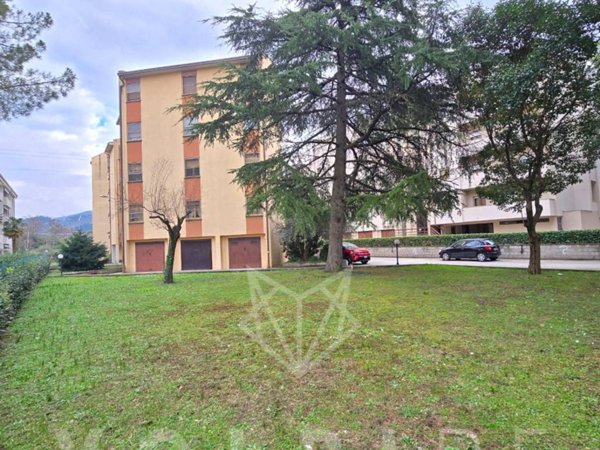 appartamento in vendita a Foligno in zona Camino