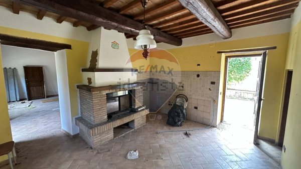 appartamento in vendita a Foligno in zona Pontecentesimo