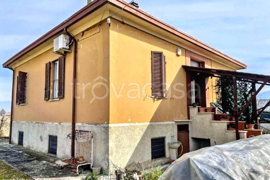 casa indipendente in vendita a Foligno in zona Tenne