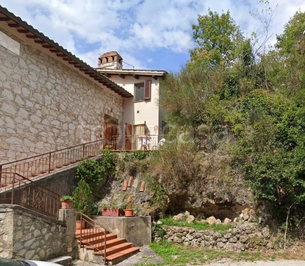 appartamento in vendita a Foligno in zona Rasiglia