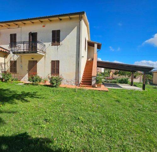 casa indipendente in vendita a Foligno in zona Forcatura