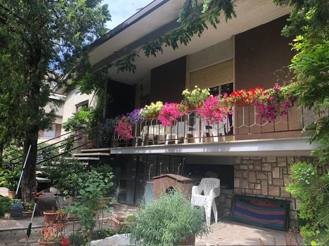 casa indipendente in vendita a Foligno