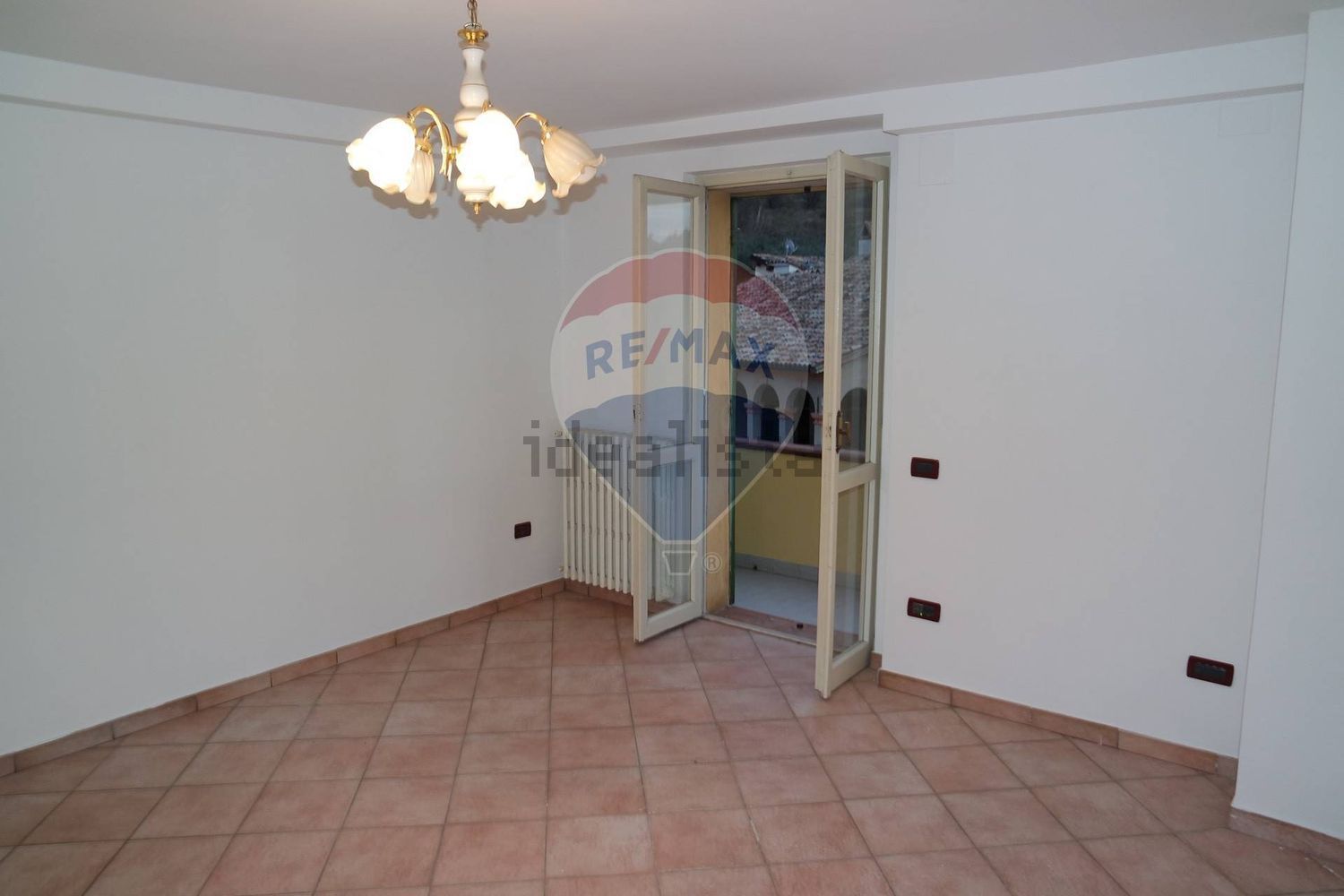 appartamento in vendita a Foligno in zona Vescia