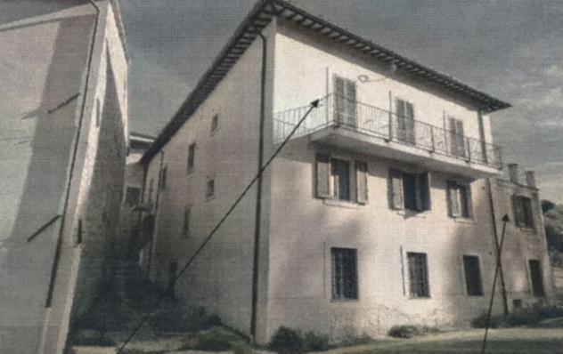 appartamento in vendita a Foligno in zona Scopoli