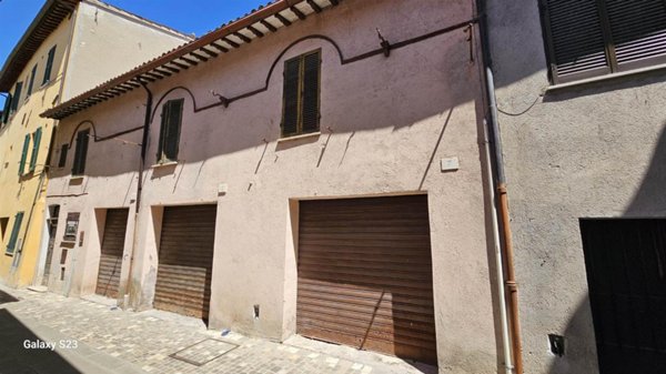 appartamento in vendita a Foligno in zona Fondi