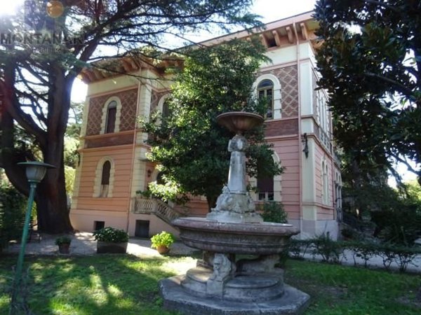casa indipendente in vendita a Foligno in zona Camino