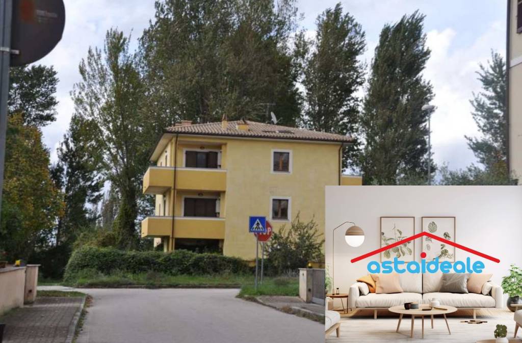 appartamento in vendita a Foligno in zona Sant'Eraclio