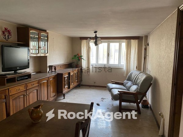 casa indipendente in vendita a Foligno in zona San Giovanni Profiamma