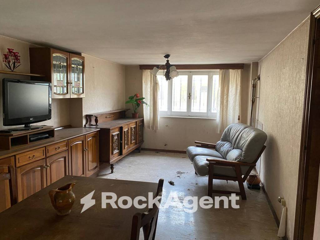 casa indipendente in vendita a Foligno in zona San Giovanni Profiamma
