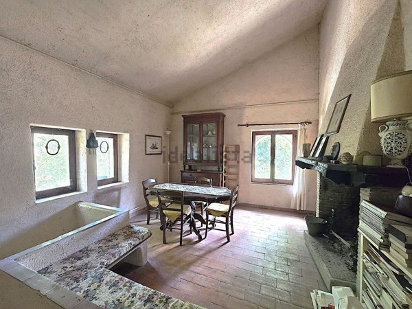 casale in vendita a Foligno in zona Rasiglia