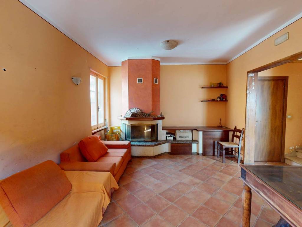 casa indipendente in vendita a Foligno in zona San Giovanni Profiamma